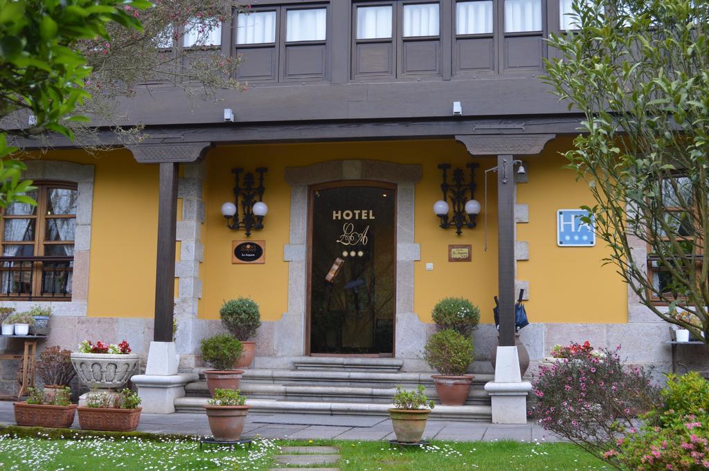 Hotel La Arquera 라네스 외부 사진